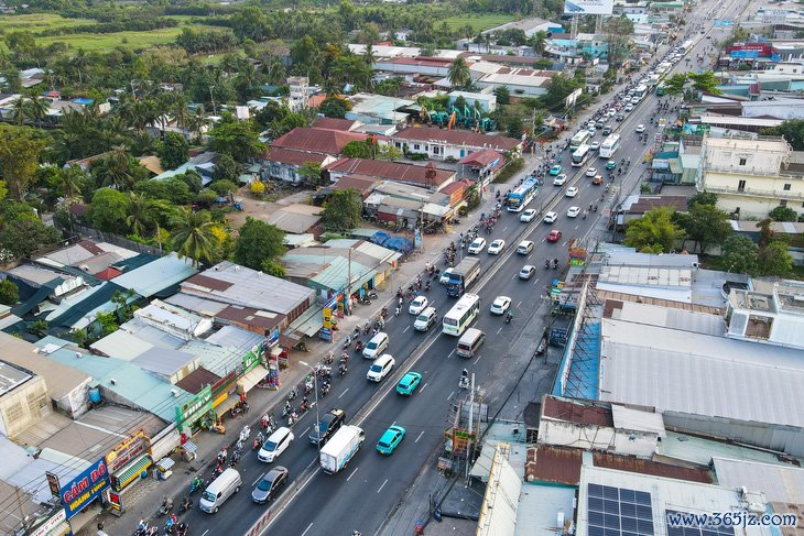 Cửa ngõ phía tây TP.HCM: Thông thoáng hơn nhờ hạ tầng cải thiện - Ảnh 4.